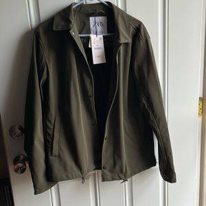 NWT Men’s lightweight olive green button up jacket.